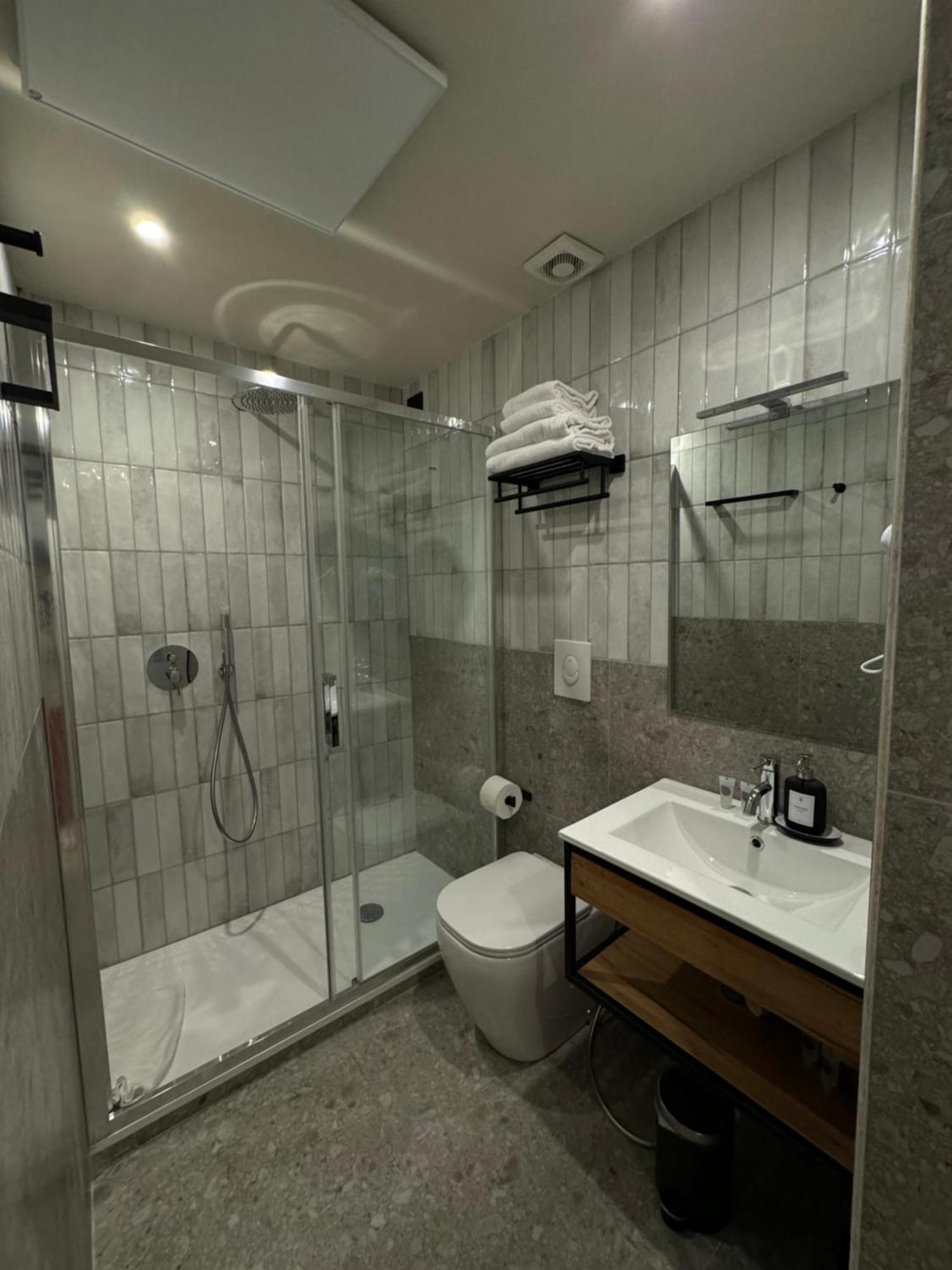 Honeycomb Guesthouse Рим Екстер'єр фото