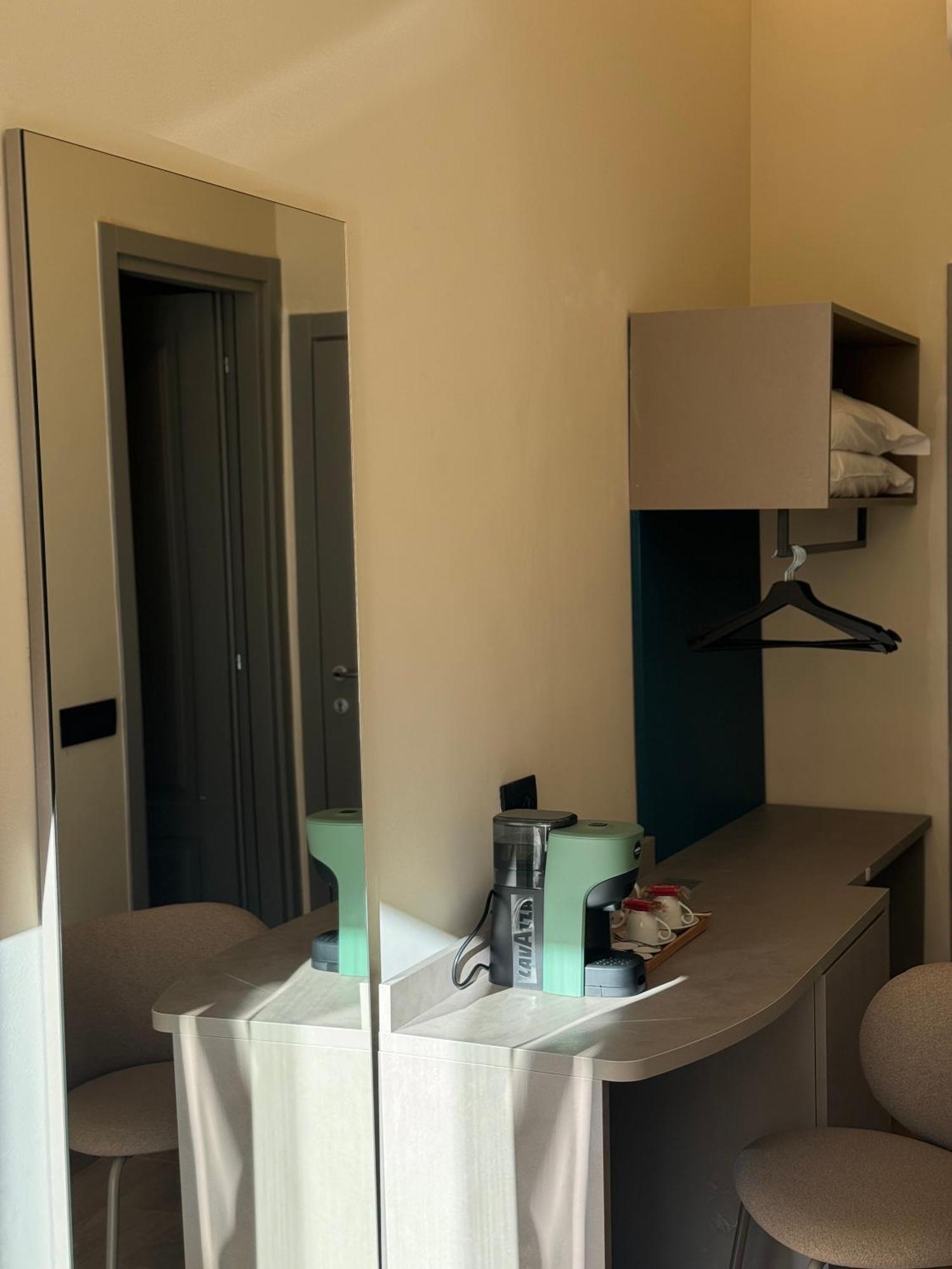 Honeycomb Guesthouse Рим Екстер'єр фото