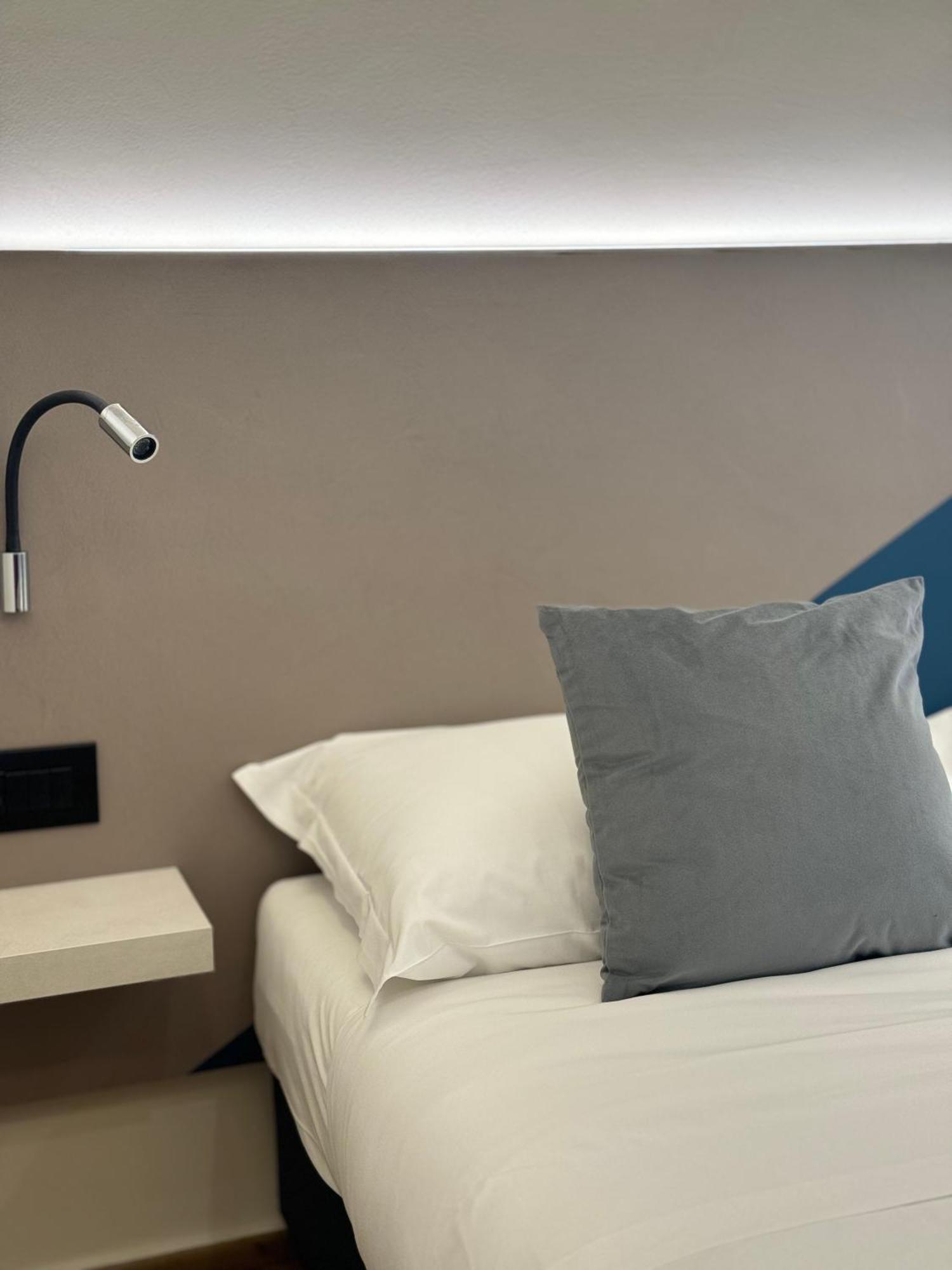 Honeycomb Guesthouse Рим Екстер'єр фото