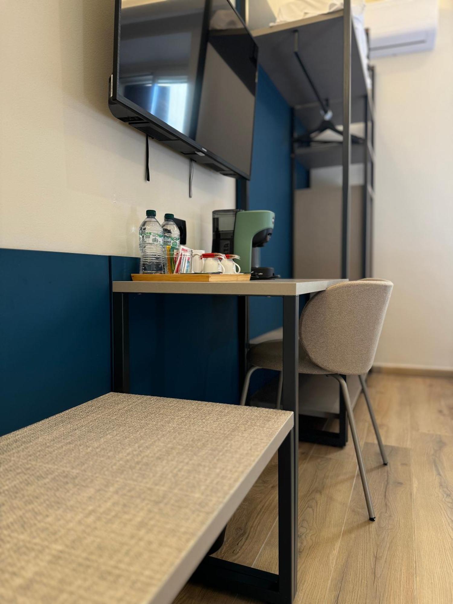 Honeycomb Guesthouse Рим Екстер'єр фото