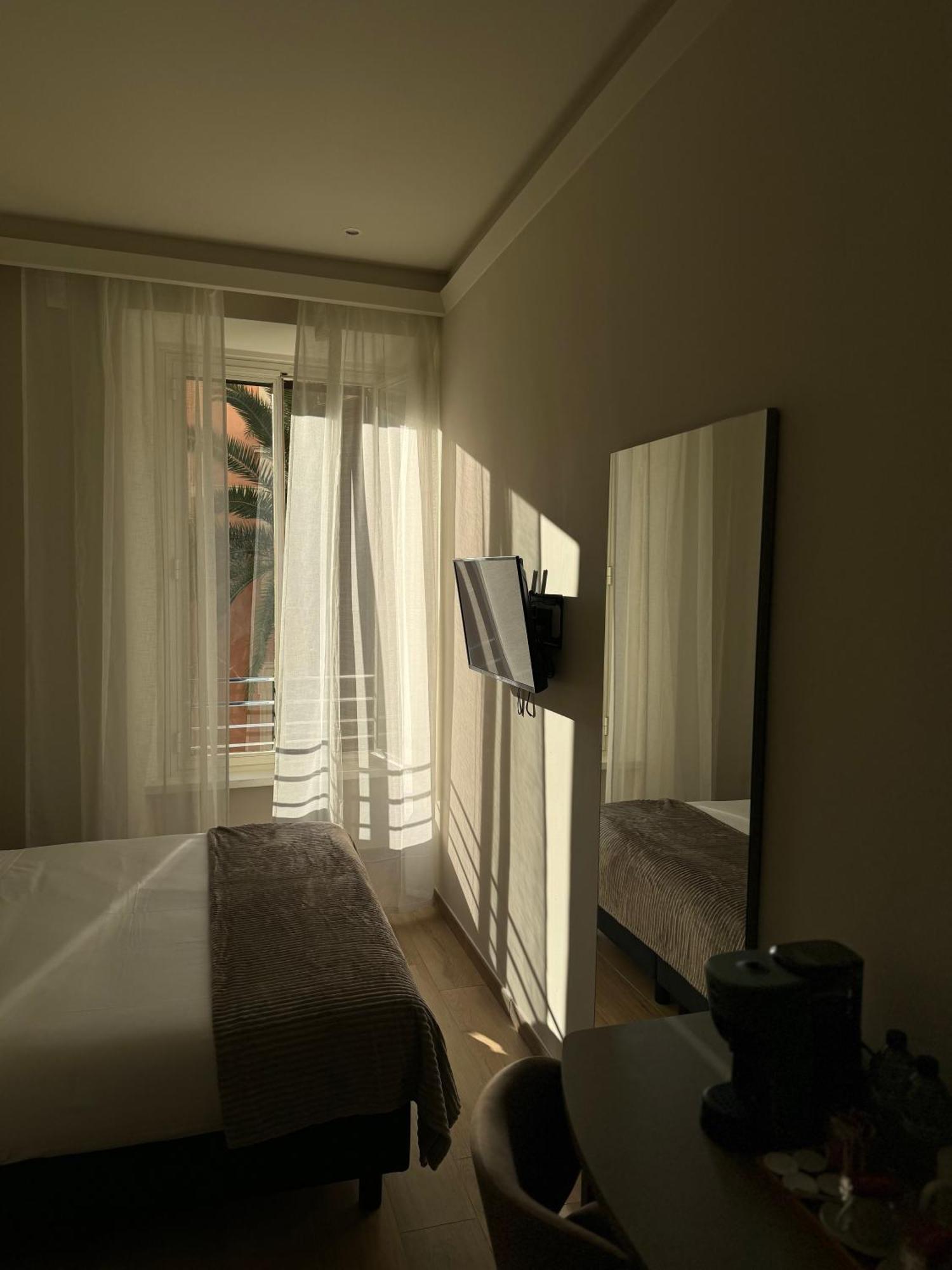 Honeycomb Guesthouse Рим Екстер'єр фото