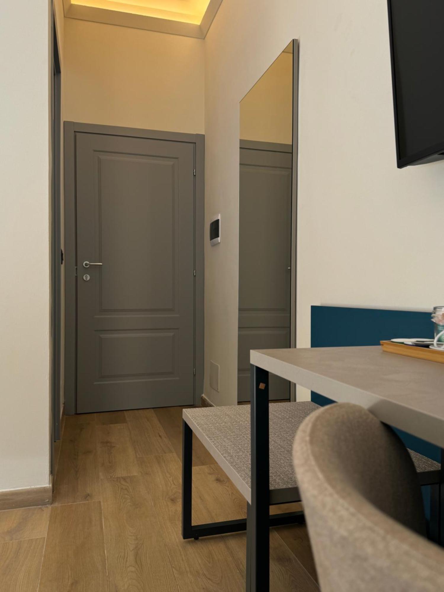 Honeycomb Guesthouse Рим Екстер'єр фото