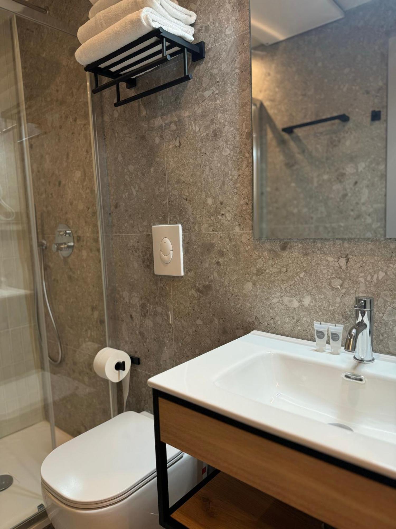 Honeycomb Guesthouse Рим Екстер'єр фото