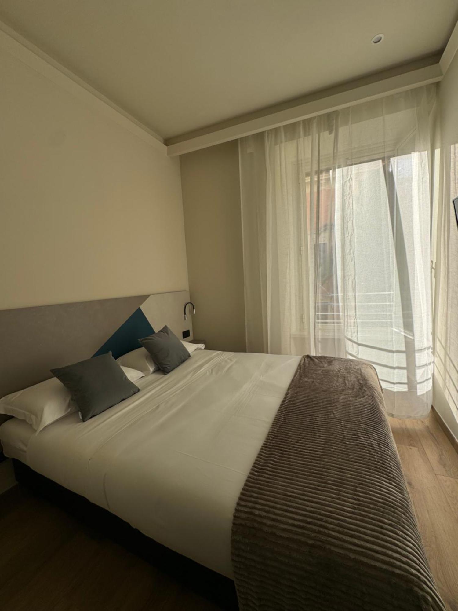 Honeycomb Guesthouse Рим Екстер'єр фото