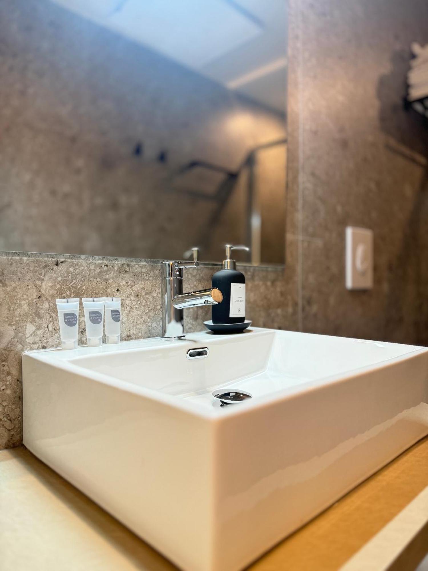 Honeycomb Guesthouse Рим Екстер'єр фото