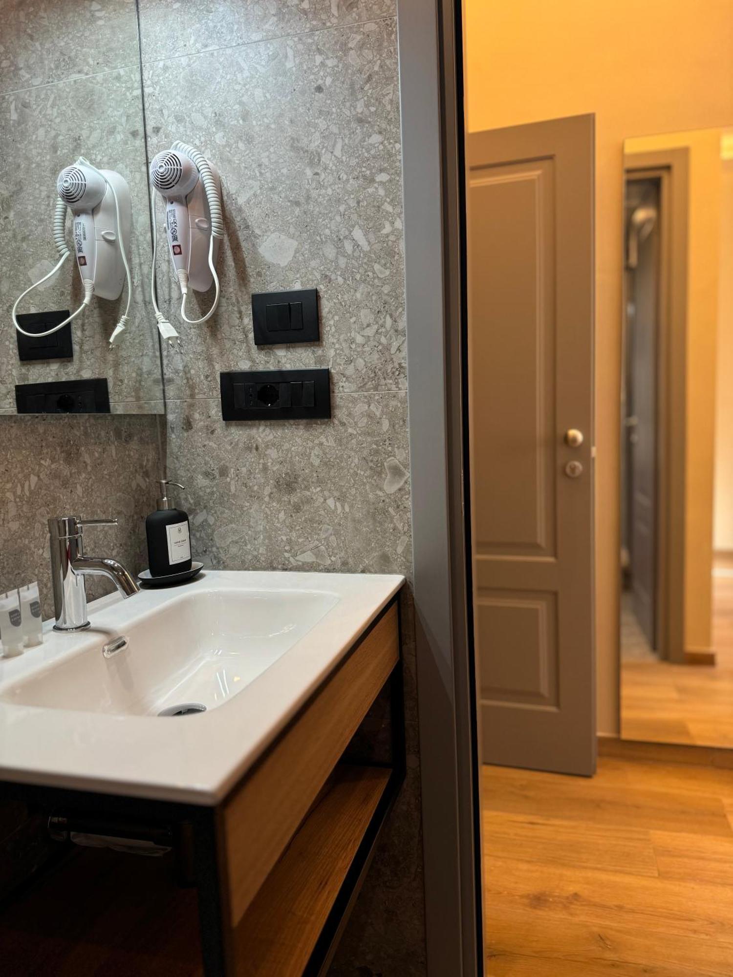 Honeycomb Guesthouse Рим Екстер'єр фото
