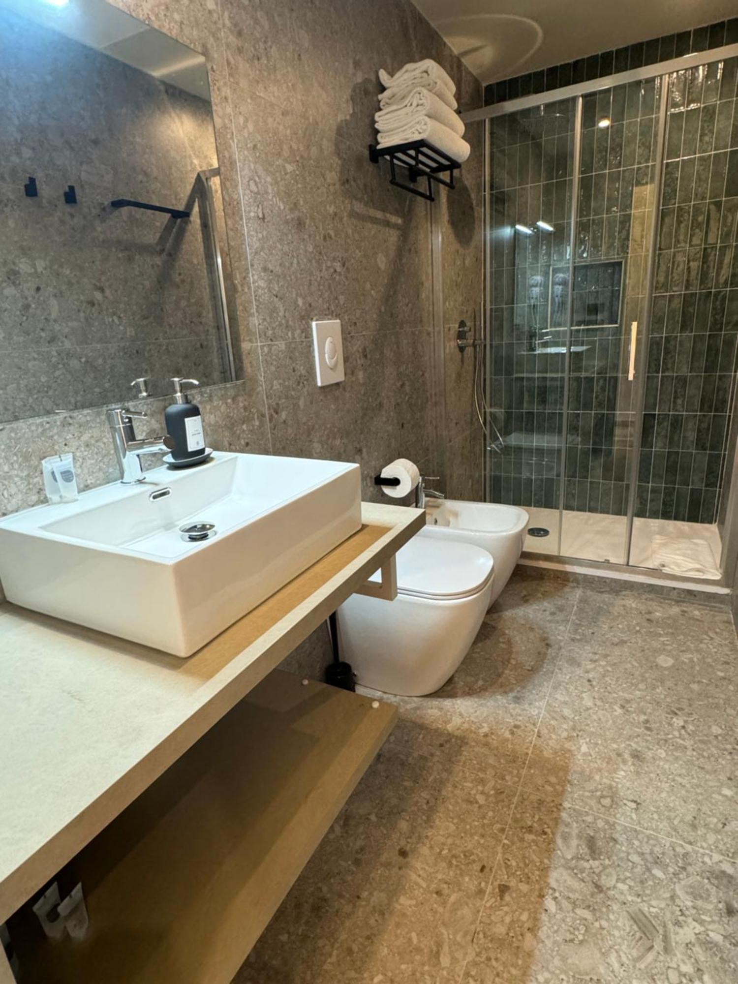 Honeycomb Guesthouse Рим Екстер'єр фото