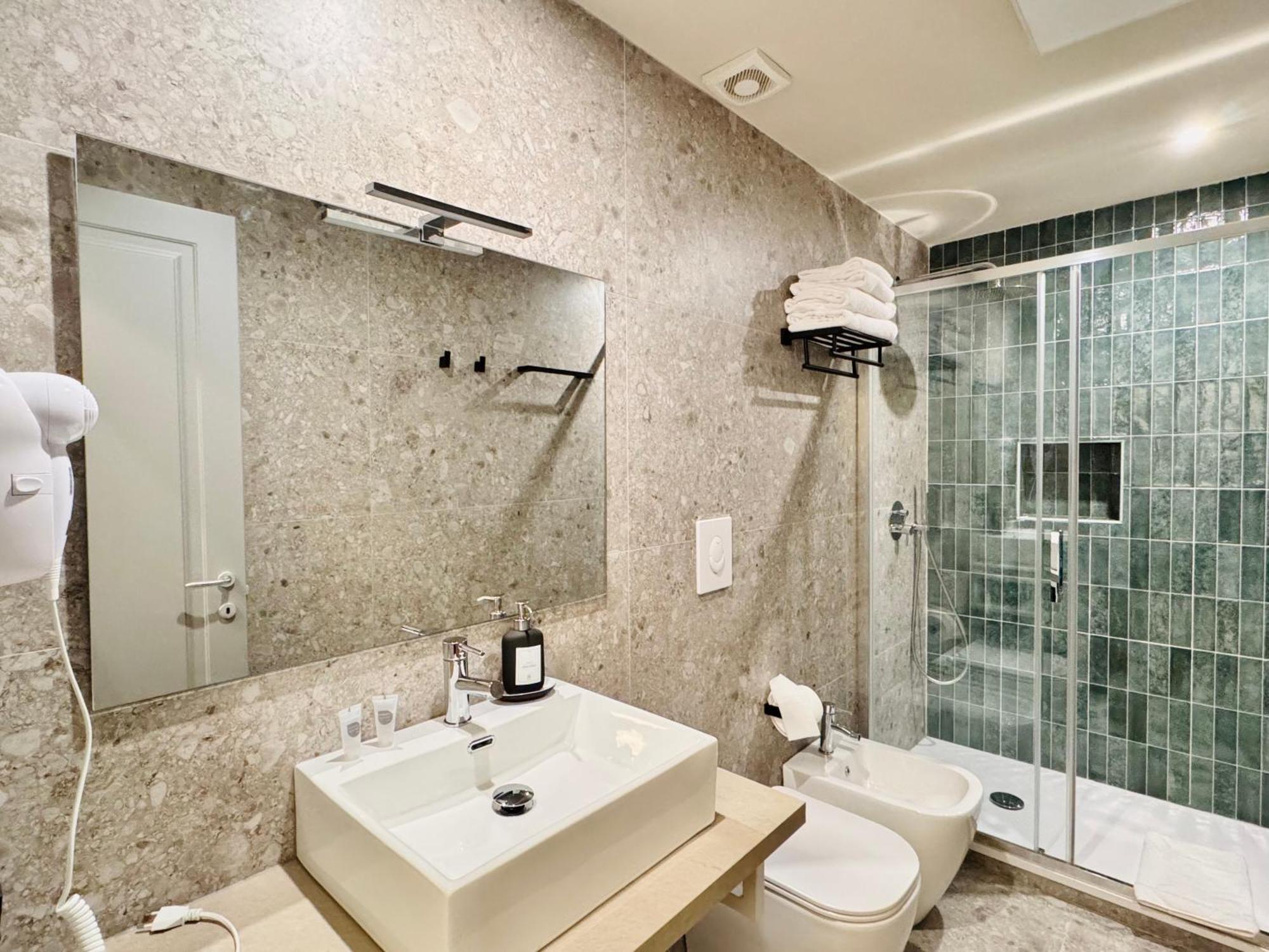 Honeycomb Guesthouse Рим Екстер'єр фото