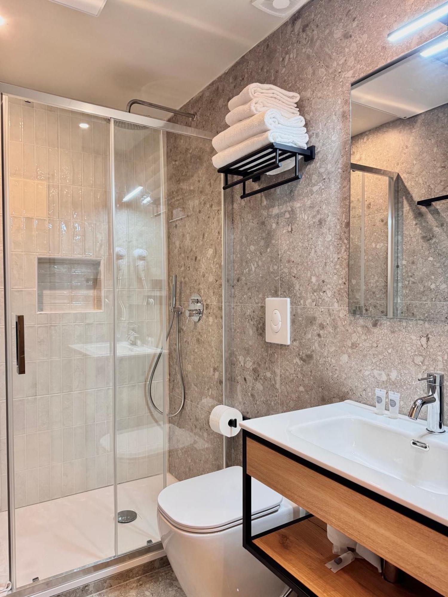 Honeycomb Guesthouse Рим Екстер'єр фото