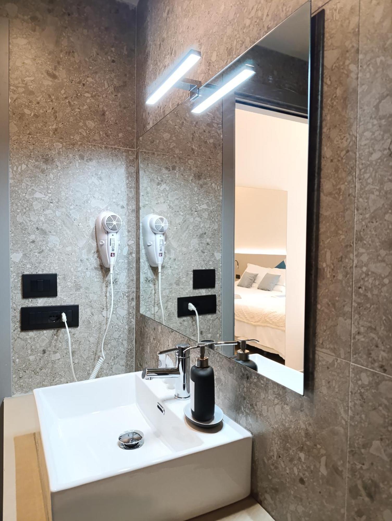Honeycomb Guesthouse Рим Екстер'єр фото